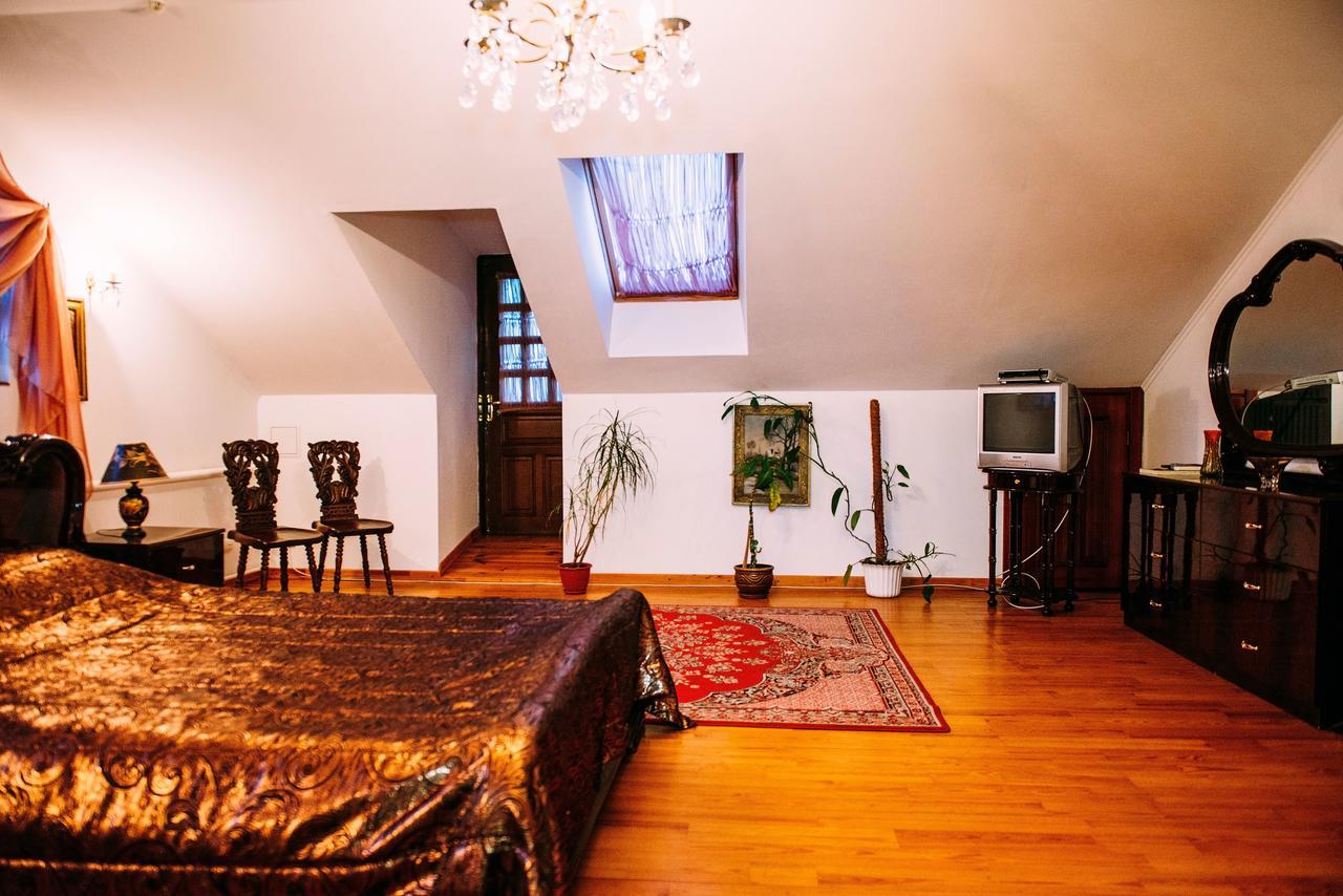 Antique House Hotel Doubno Extérieur photo