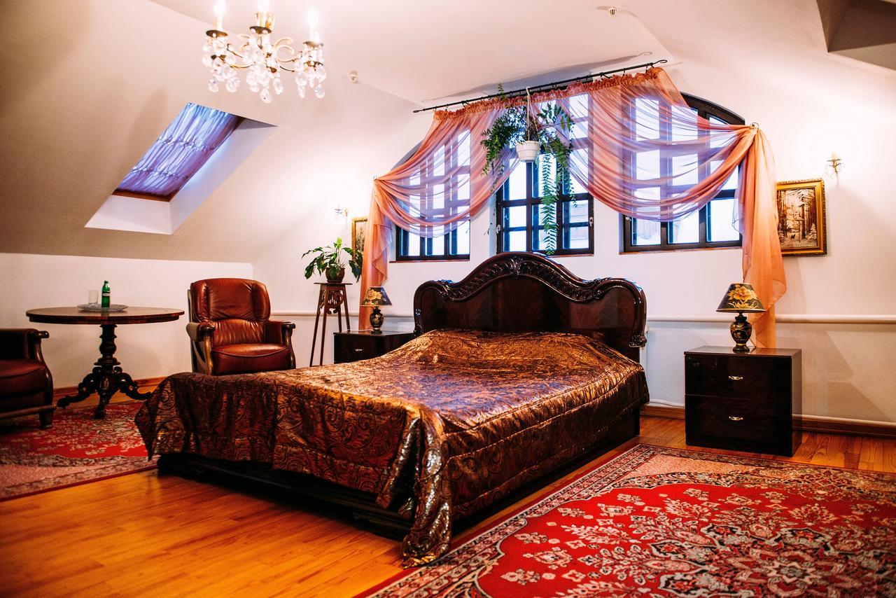 Antique House Hotel Doubno Extérieur photo